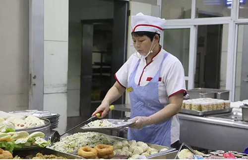 食堂里每天都在發(fā)生些什么，你一定不知道