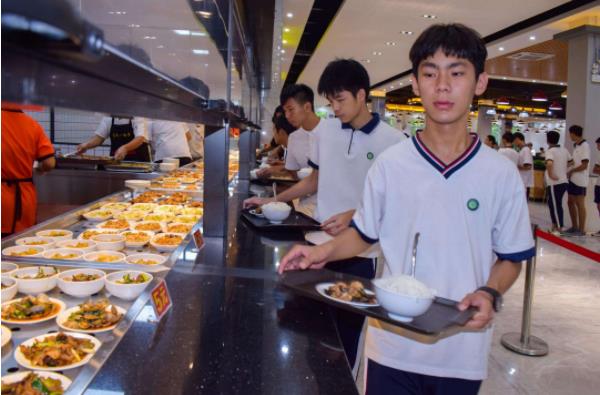 食堂承包公司對于企業的作用僅僅是省事而已嗎？